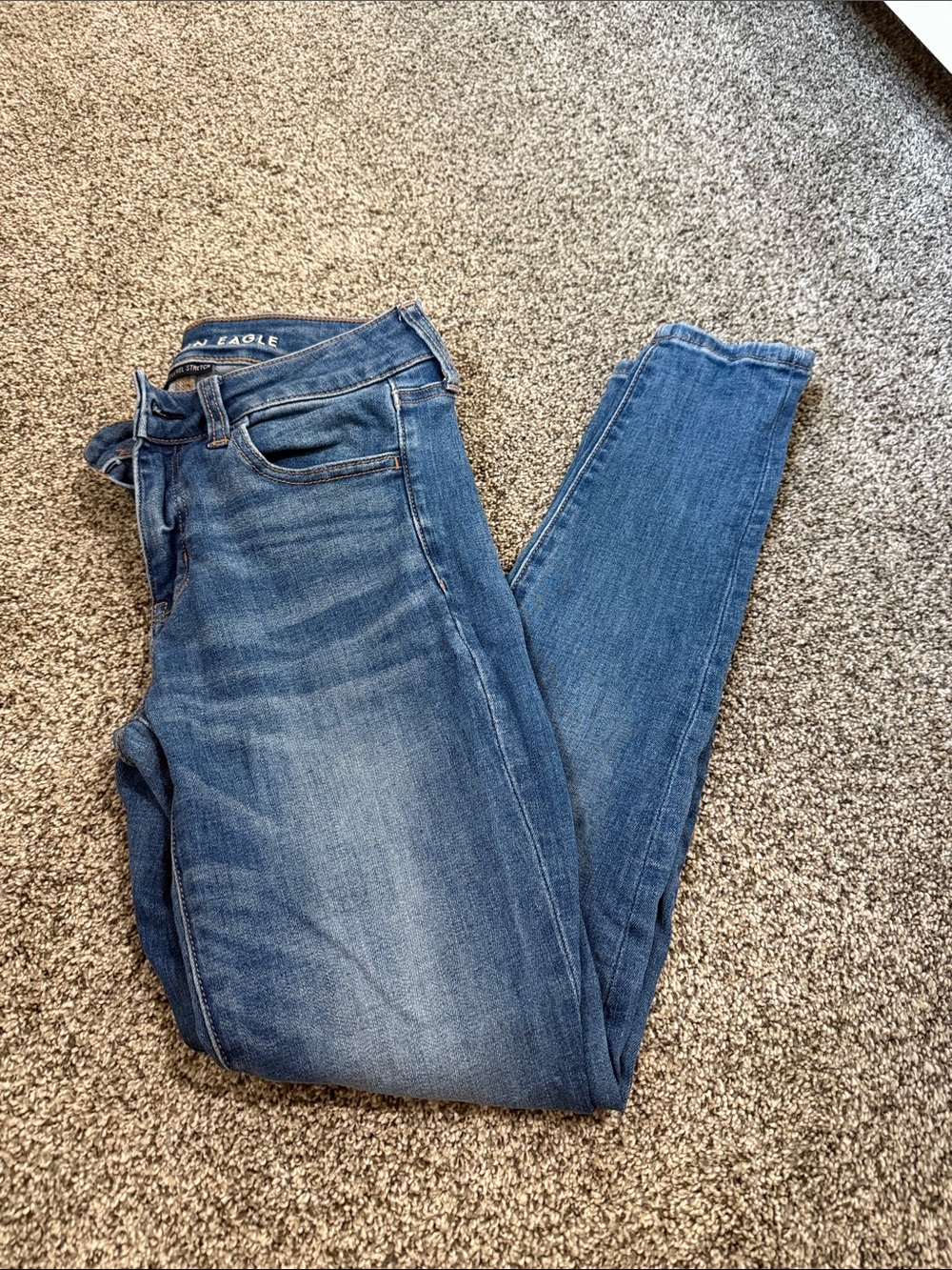 American Eagle Outfitters Medium Blue High-Rise Skinny Jeans - Women's